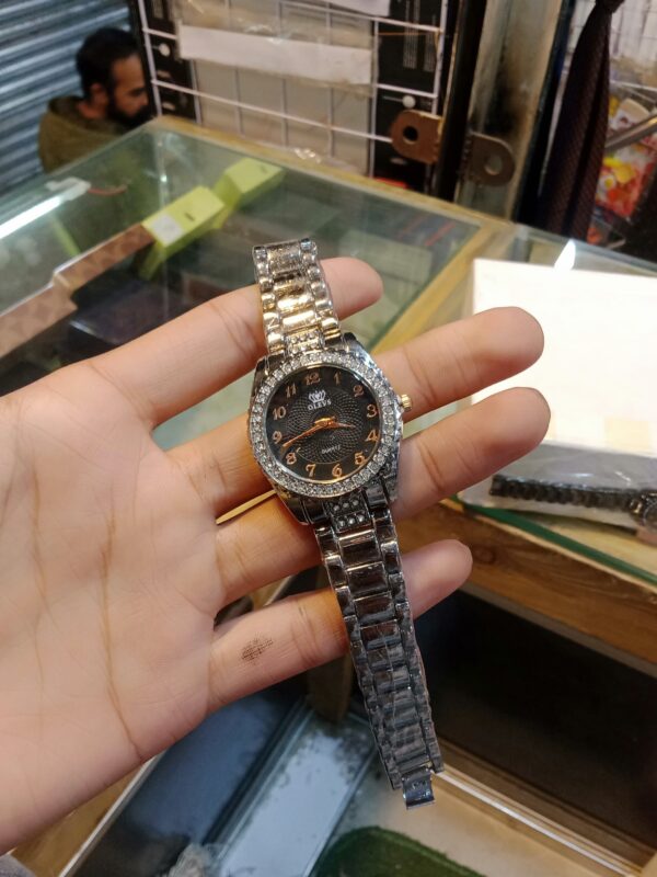 Olevs Quartz Women's Wristwatch Round Dial - Image 3
